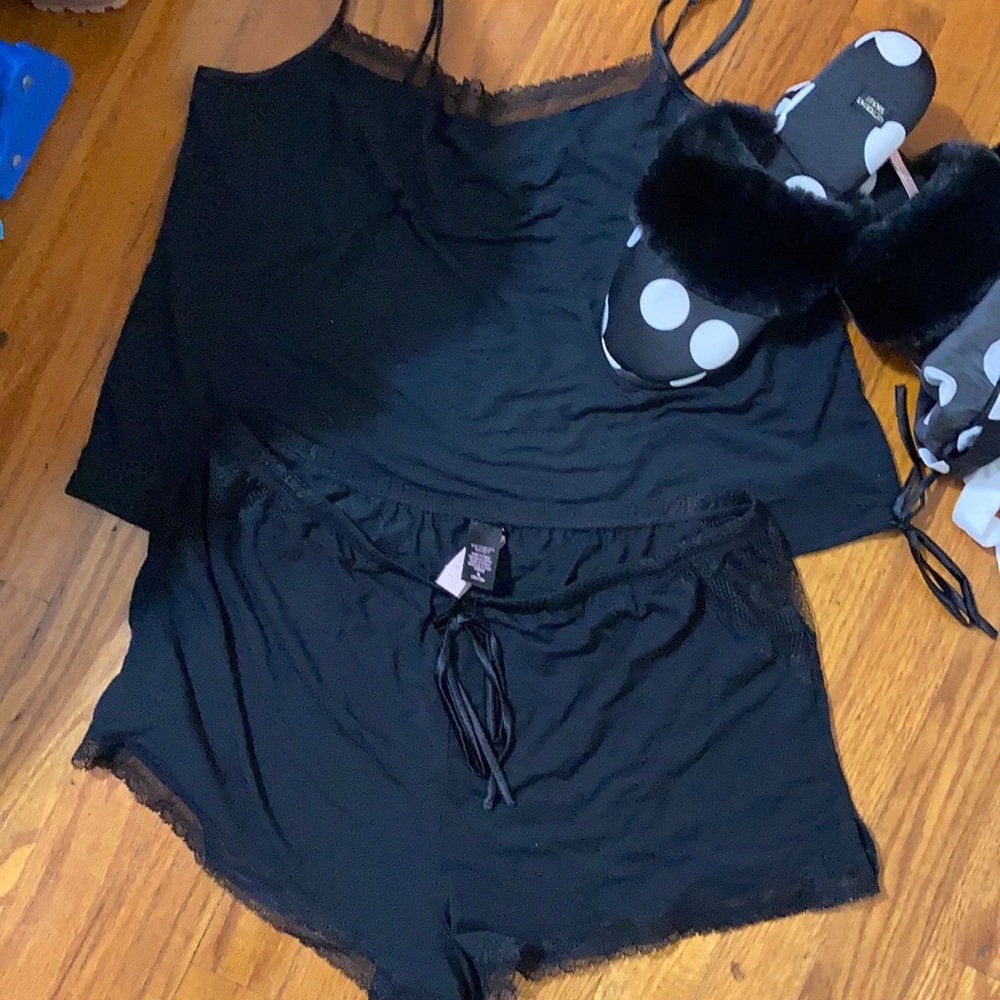 lounging set with black/white polka dot slippers